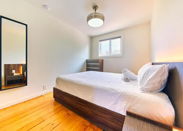 Five-Bedroom Suite House